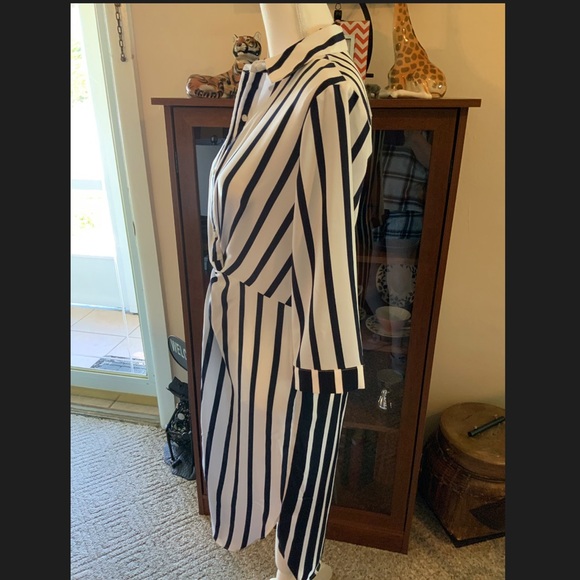 Black and White Strpped Button Down Dress NEW - Picture 8 of 8